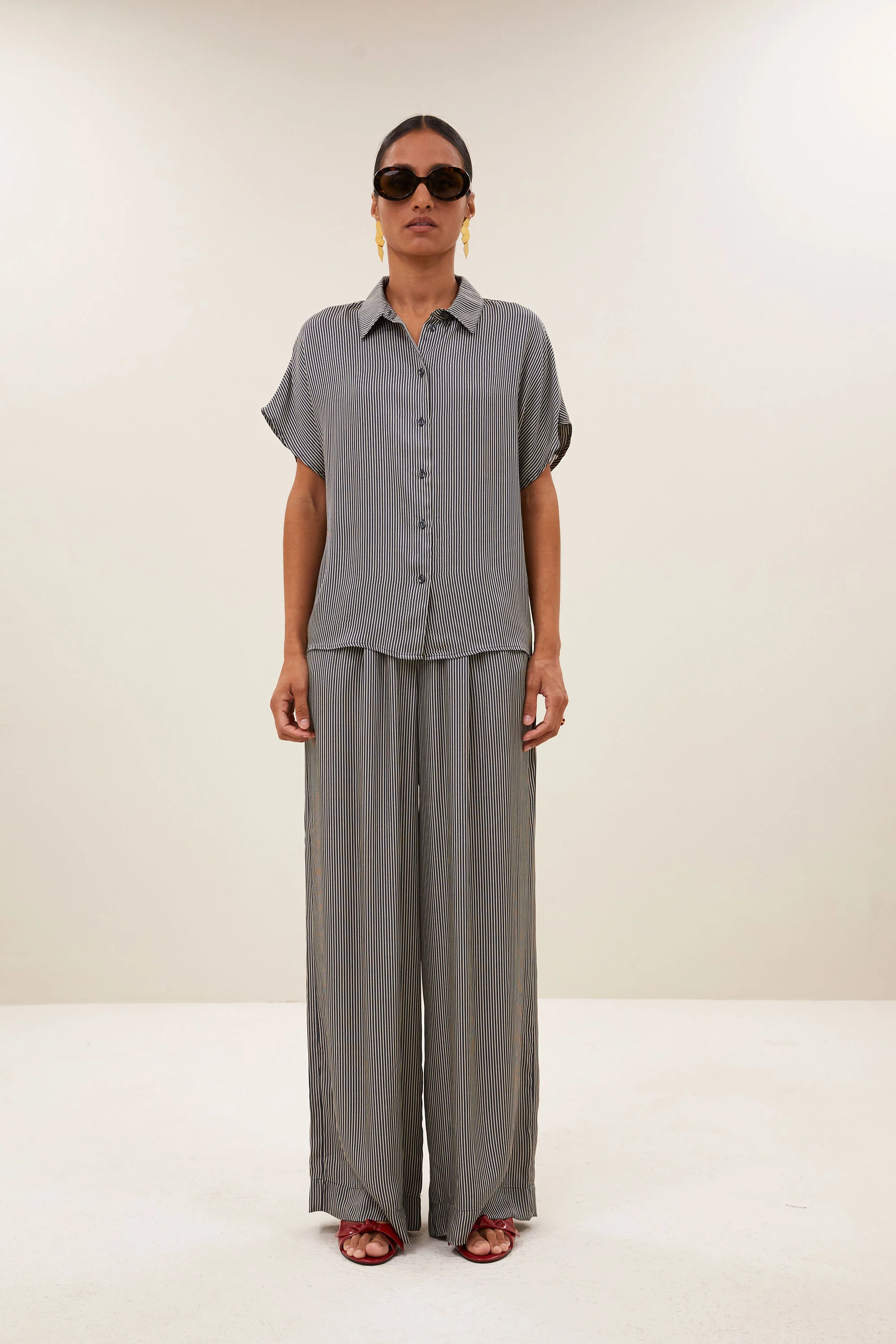 barley silky stripe blouse | jet black stripe - Image 3