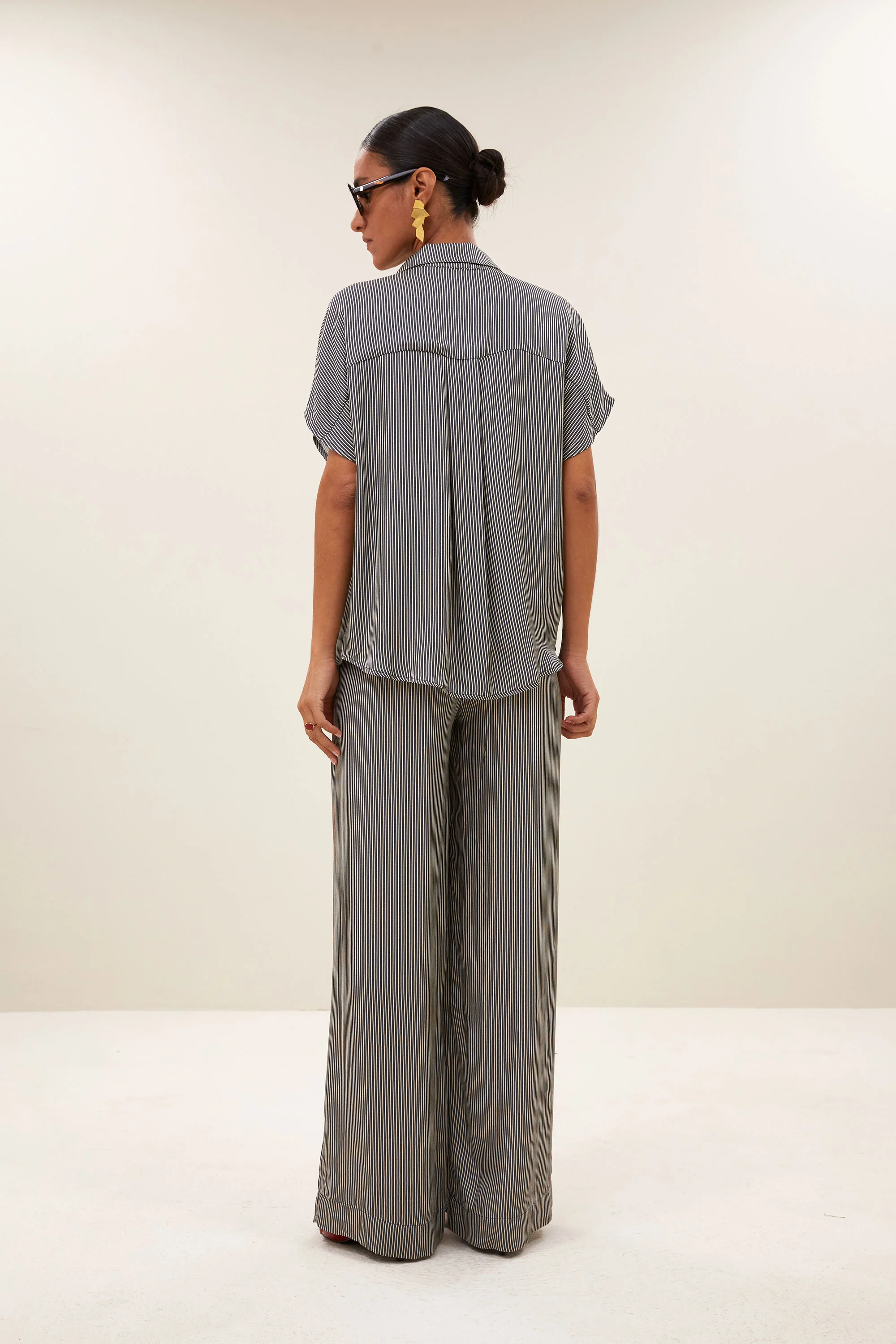 barley silky stripe blouse | jet black stripe - Image 5