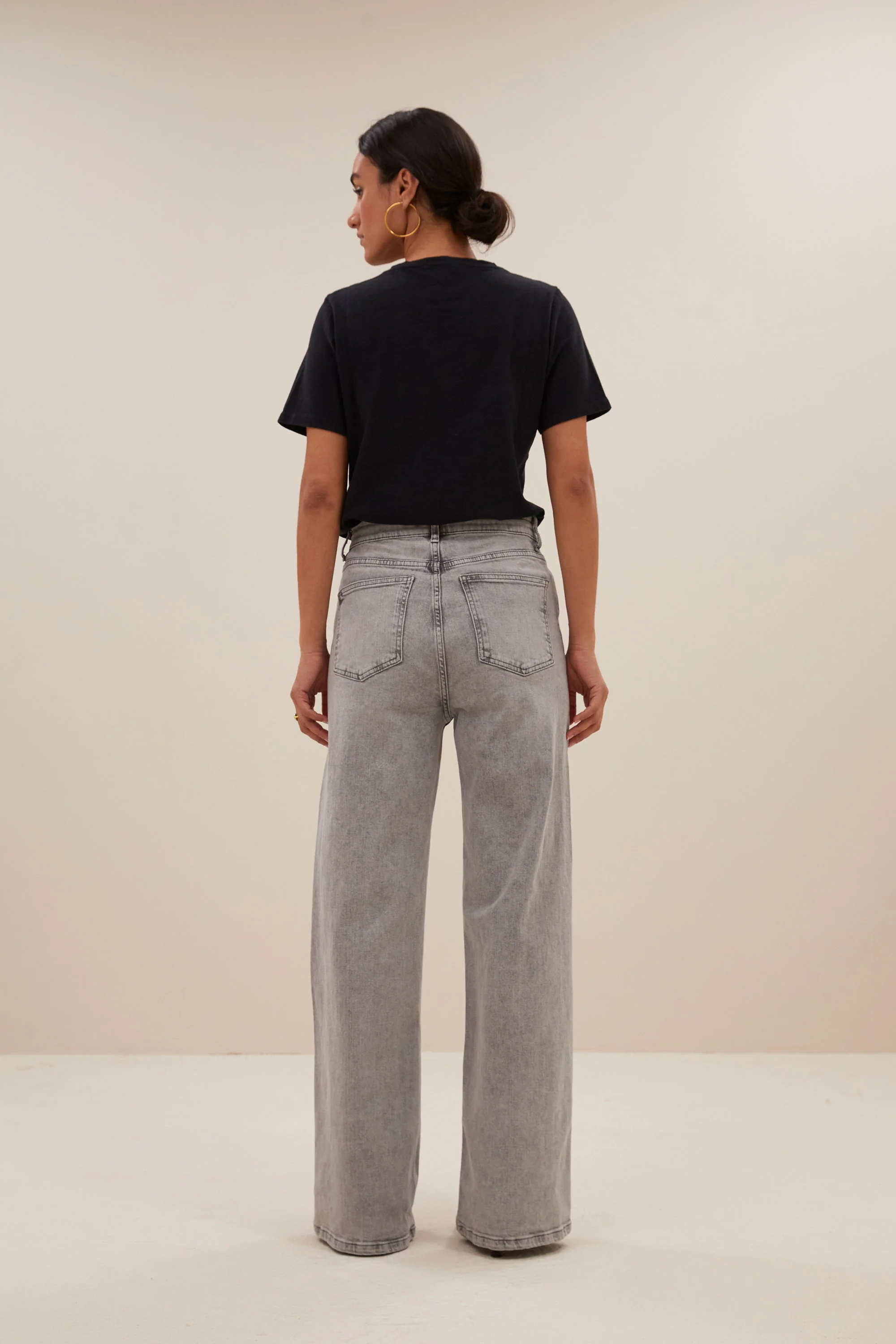 holy logo top | jet black - Image 3