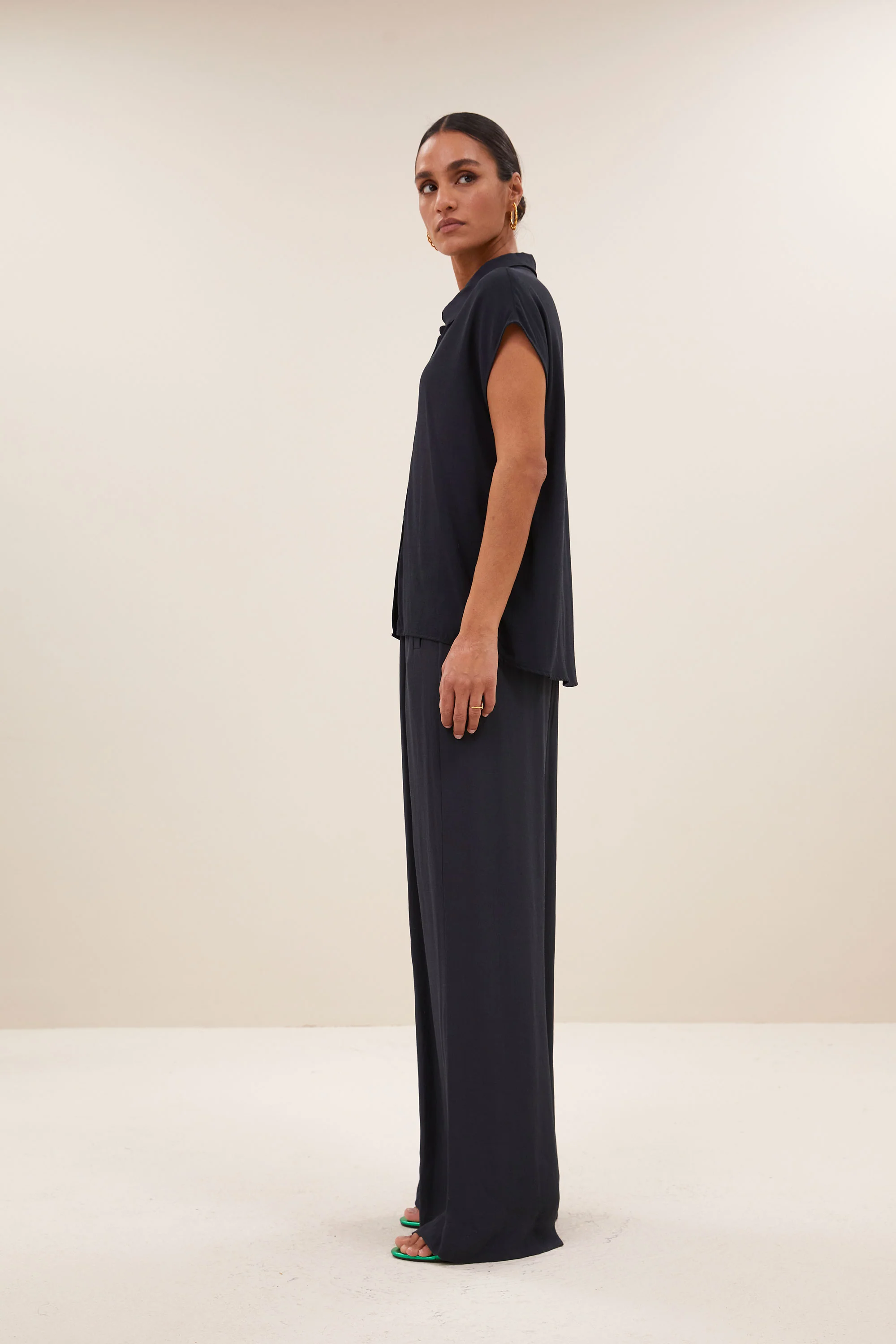 kiek viscose top | graphite - Image 3