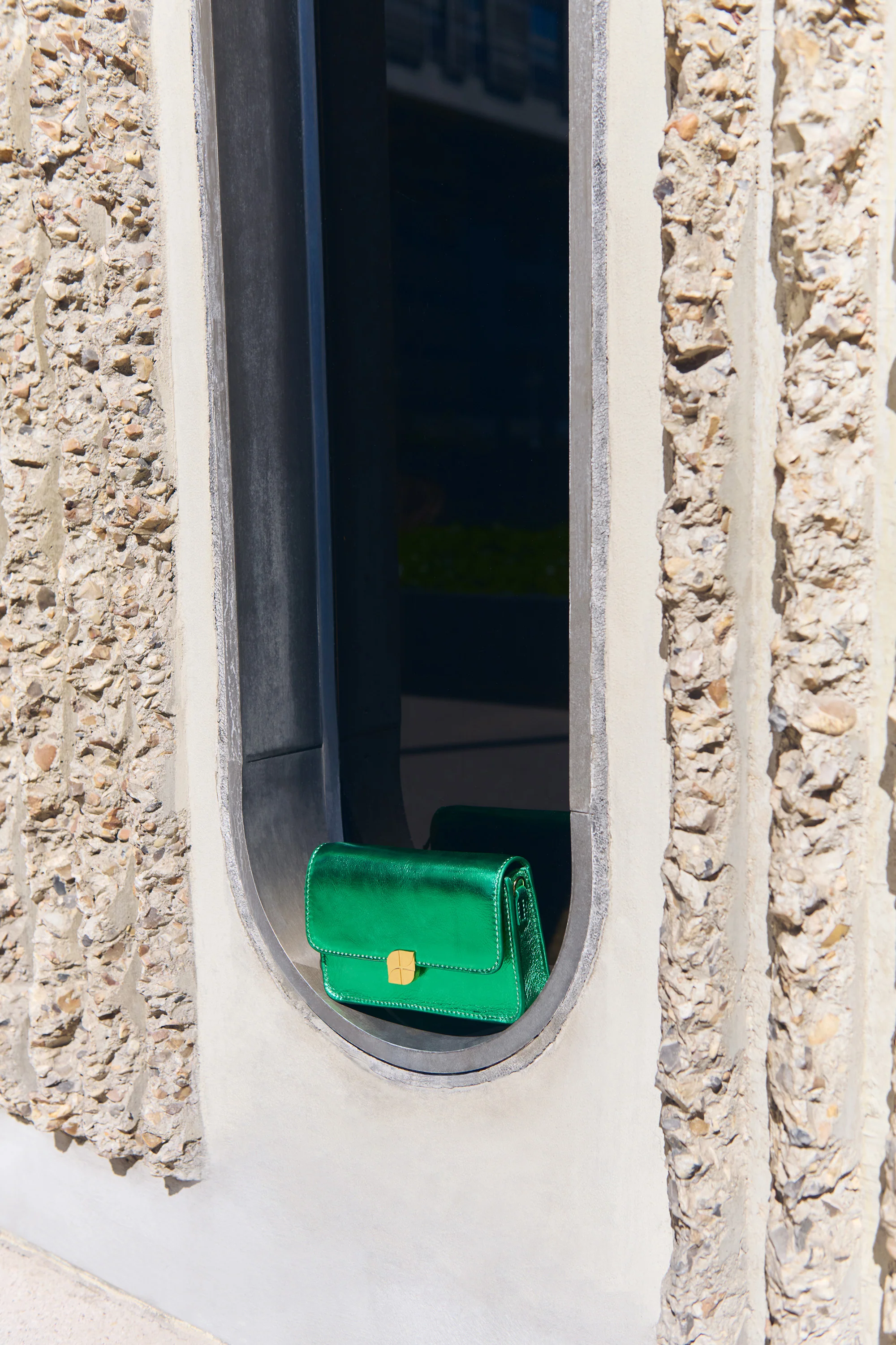 loua gloss bag | electric green - Image 5