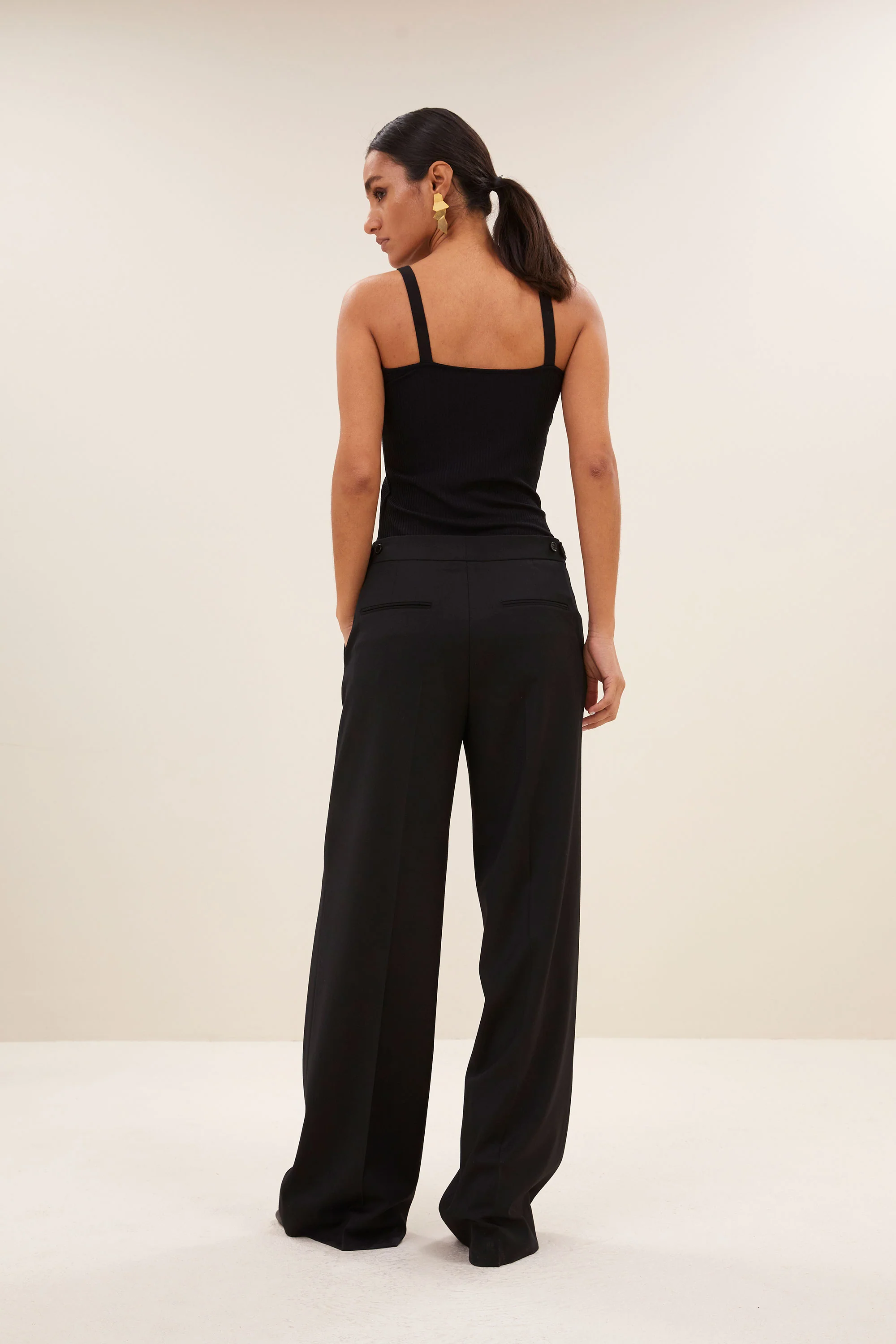 marit lace singlet | black - Image 4
