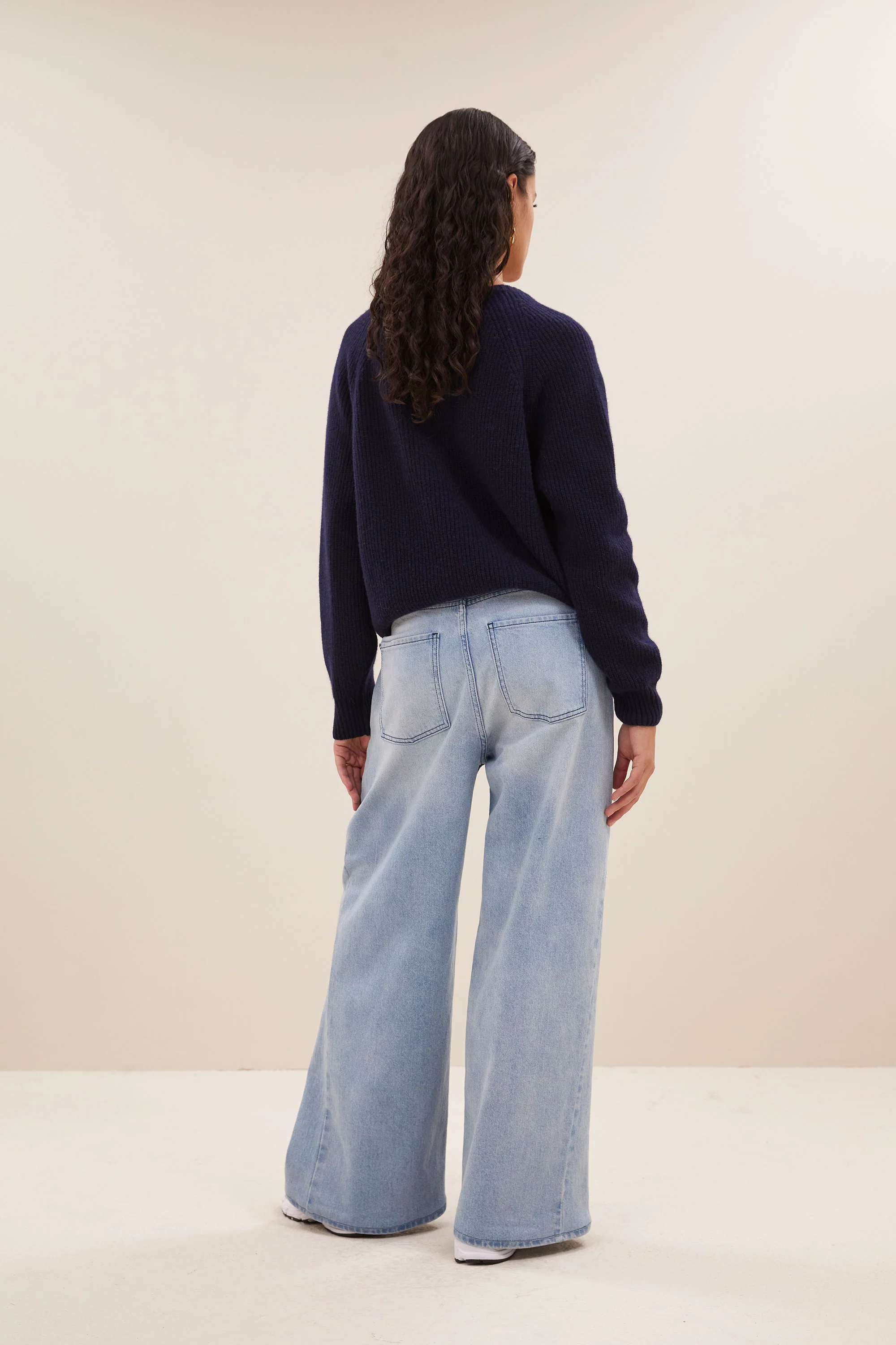 meadow v neck pullover | midnight - Image 4