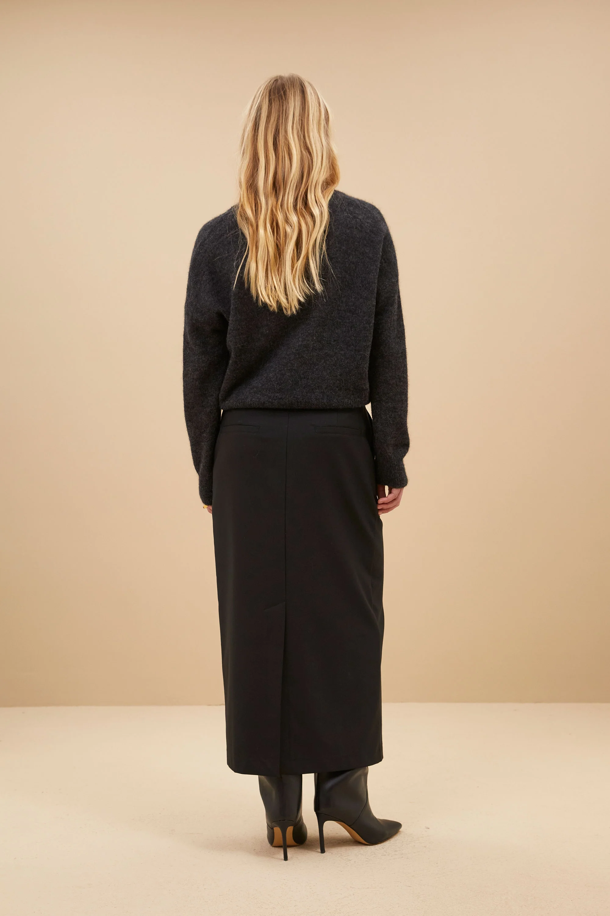 noora skirt | jet black - Image 3