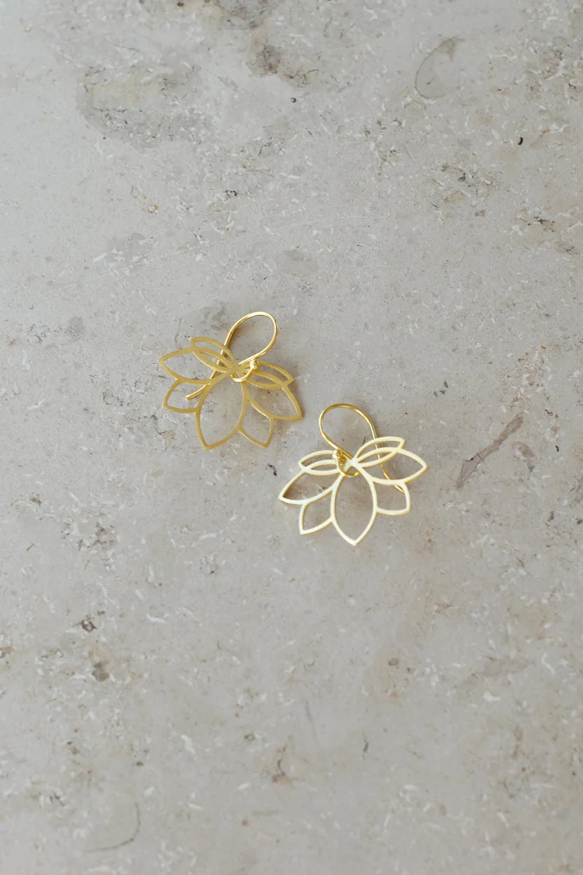 pd lotus earring | gold - Image 2