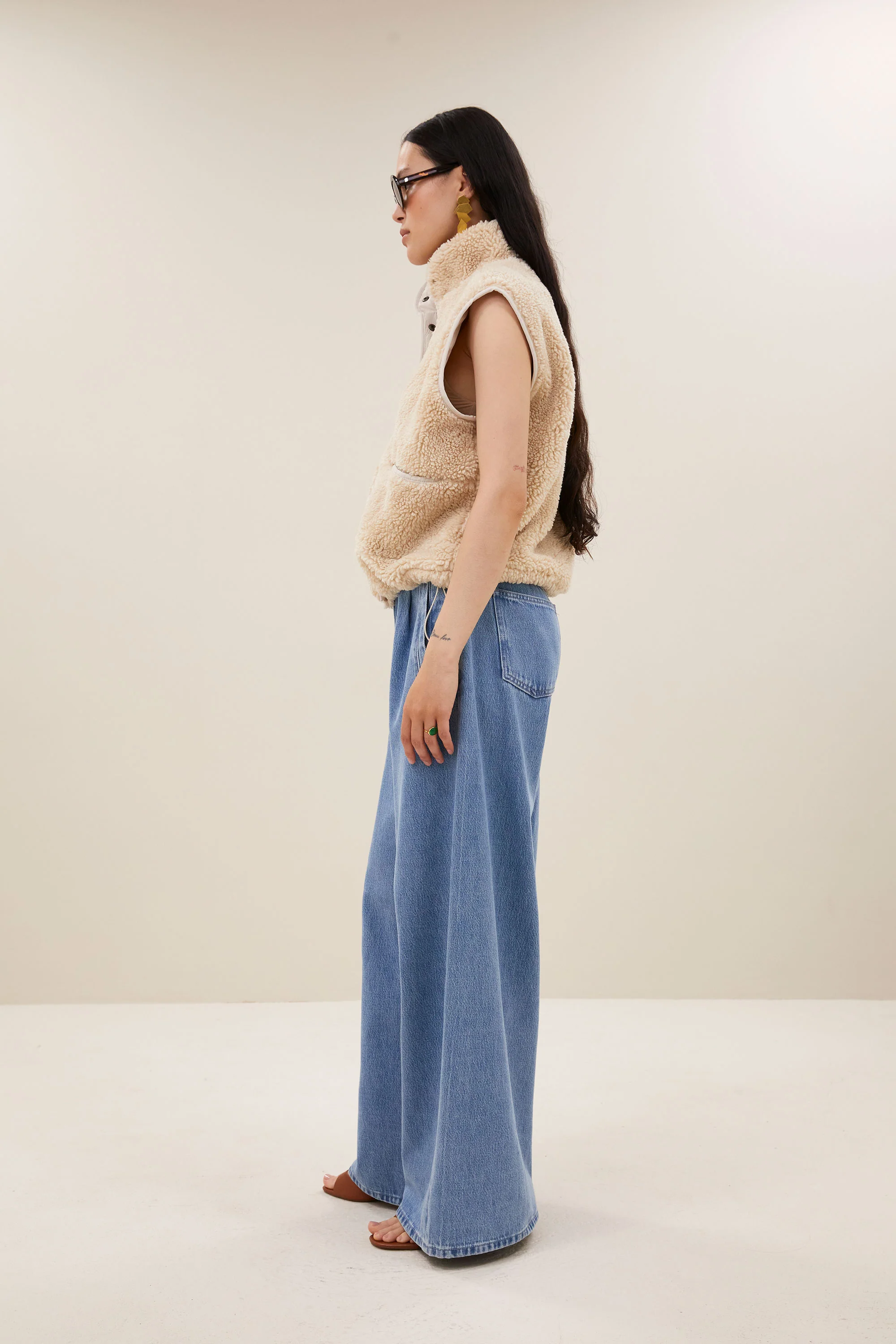 steve sleeveless jacket | off white - Image 4