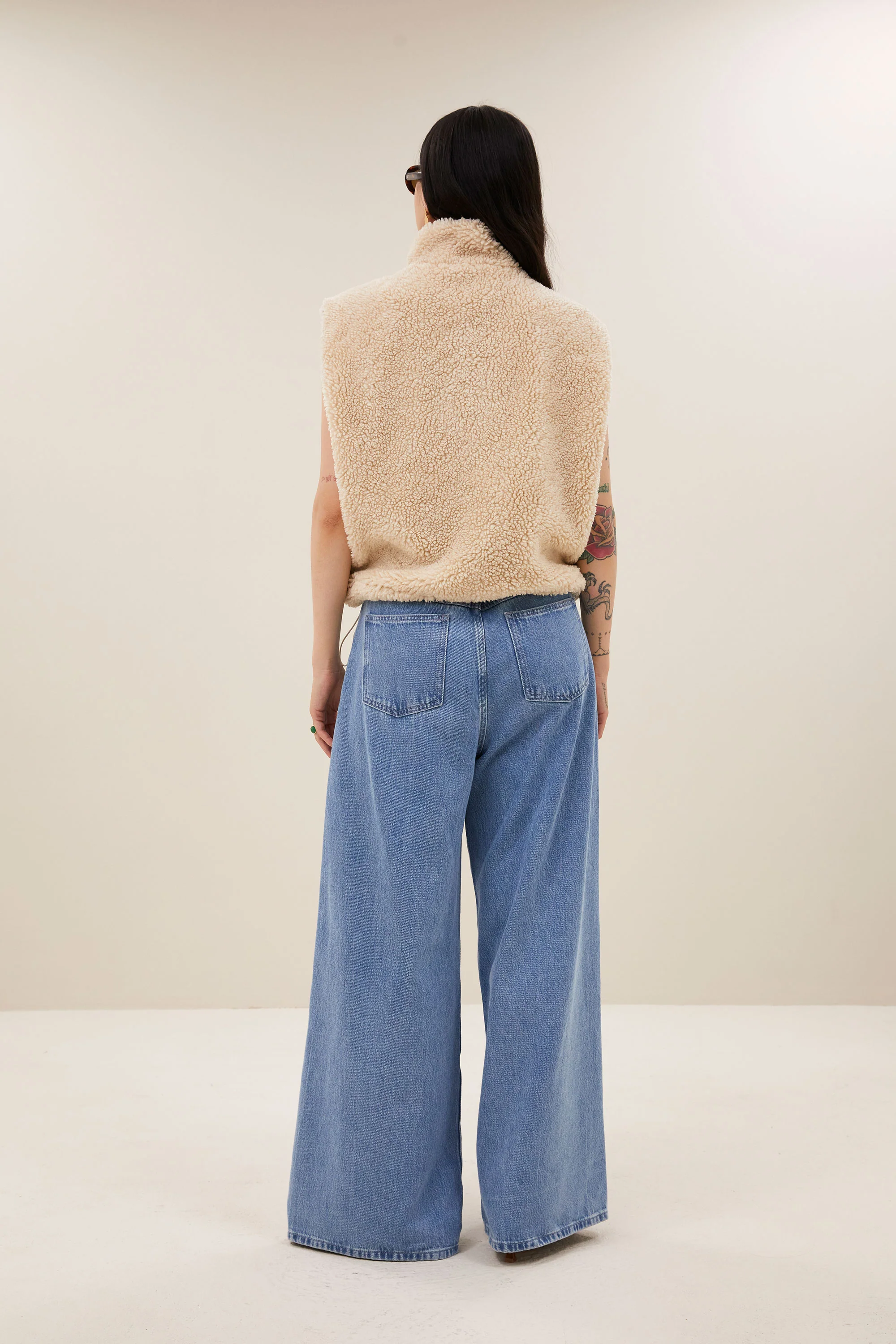 steve sleeveless jacket | off white - Image 5