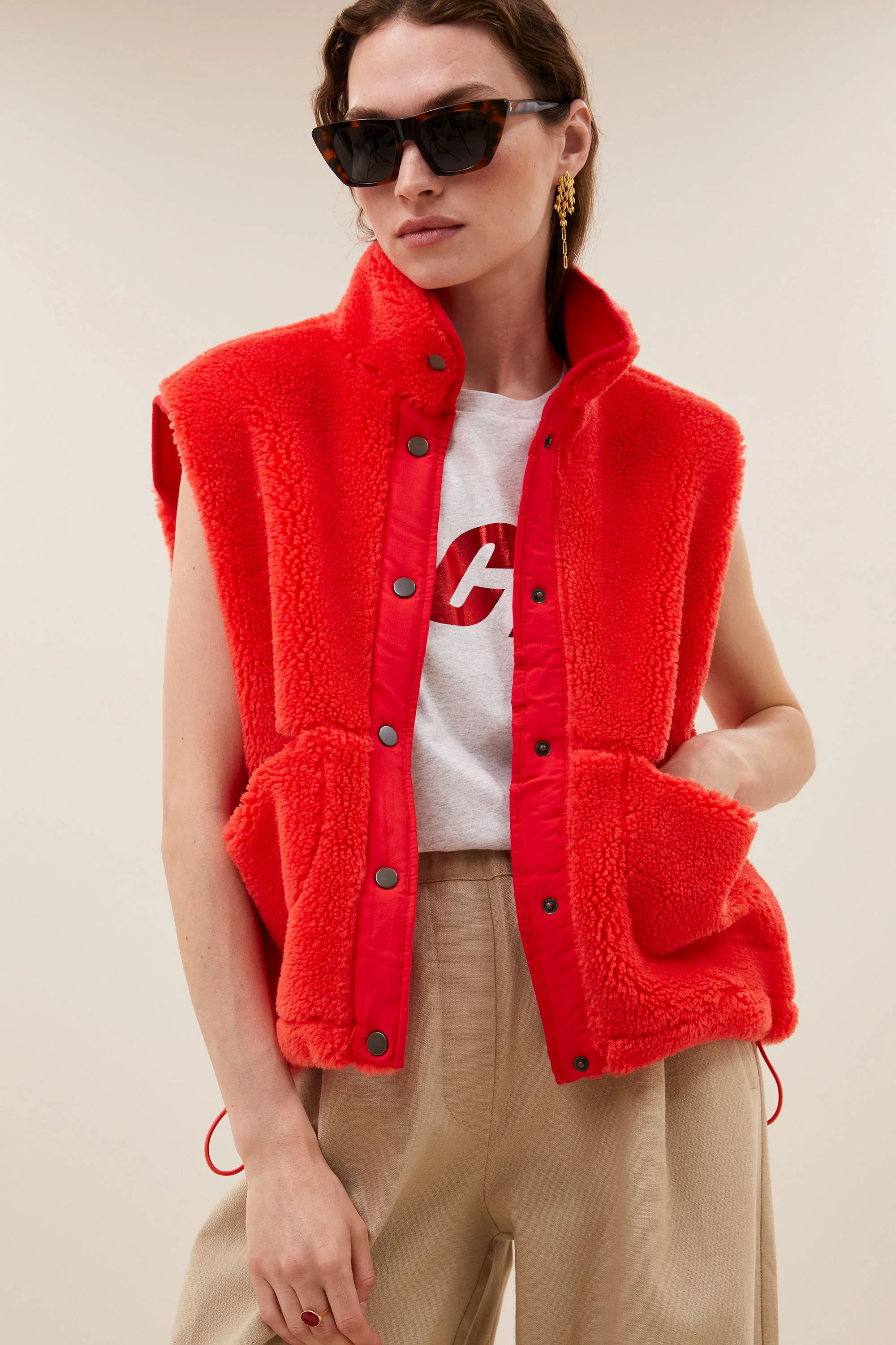 steve sleeveless jacket | poppy red - Image 3
